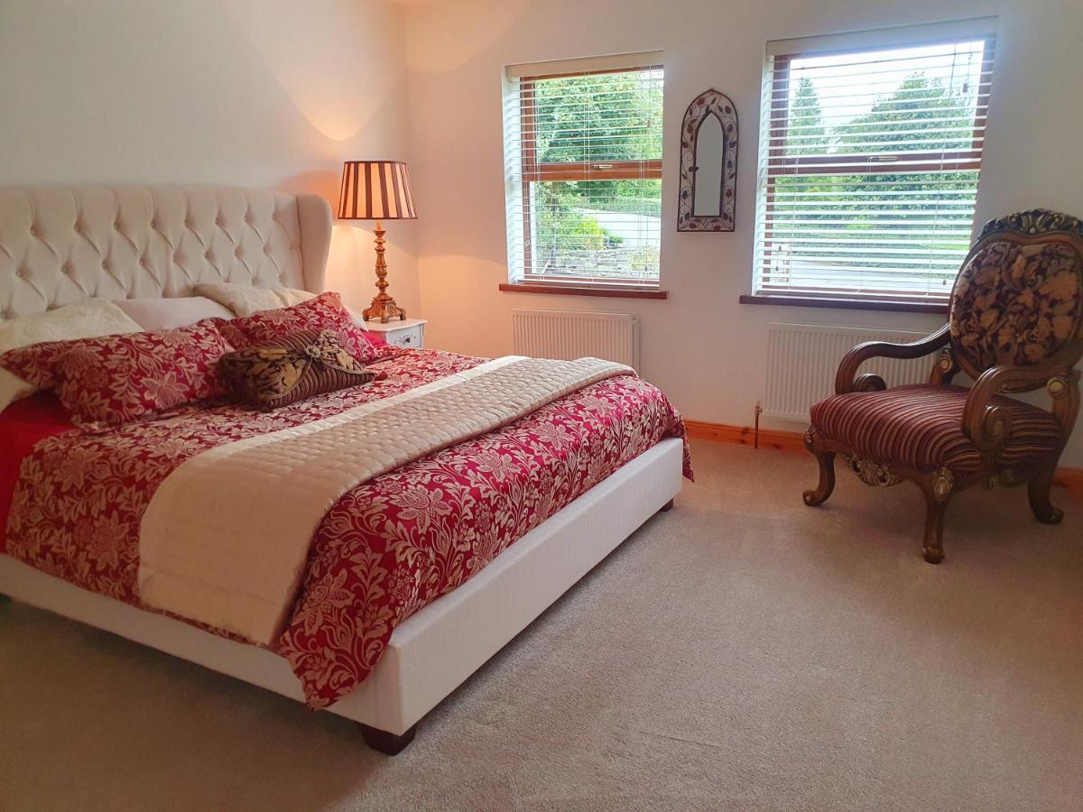 Urkers' Guest Accommodation Crossmaglen Екстер'єр фото